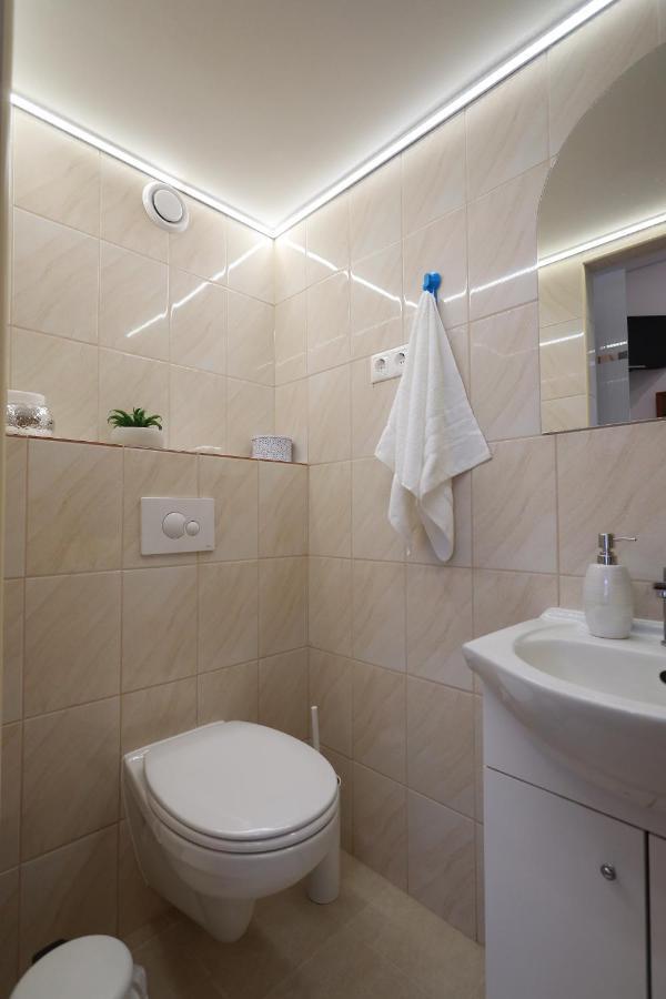 Vito Apartman Егер Екстериор снимка