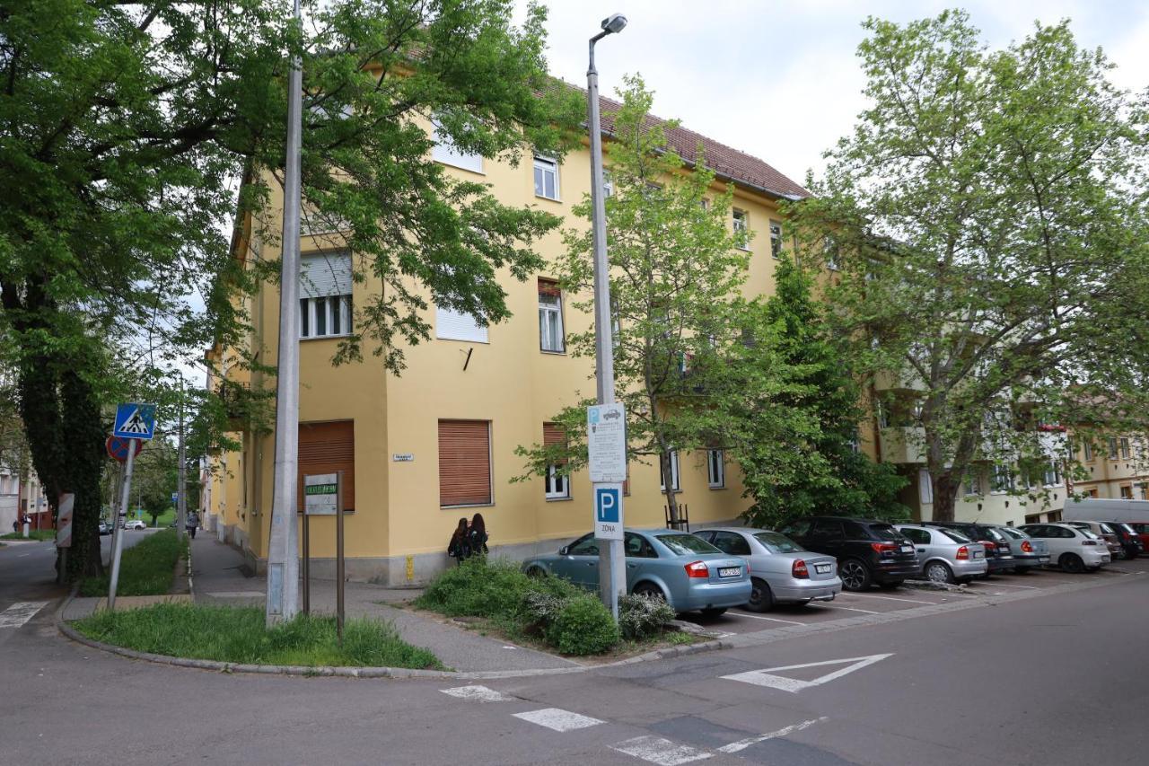 Vito Apartman Егер Екстериор снимка