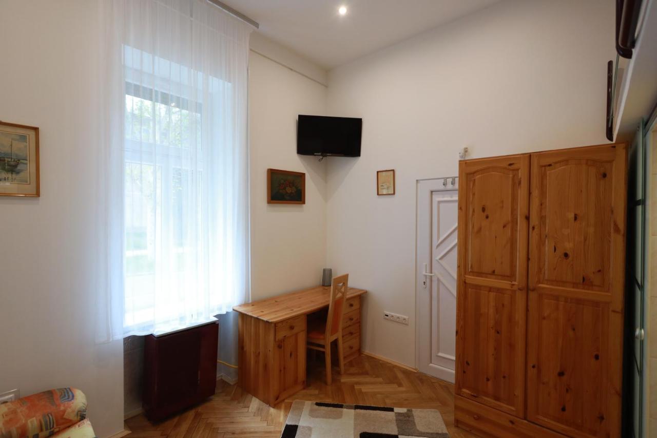 Vito Apartman Егер Екстериор снимка