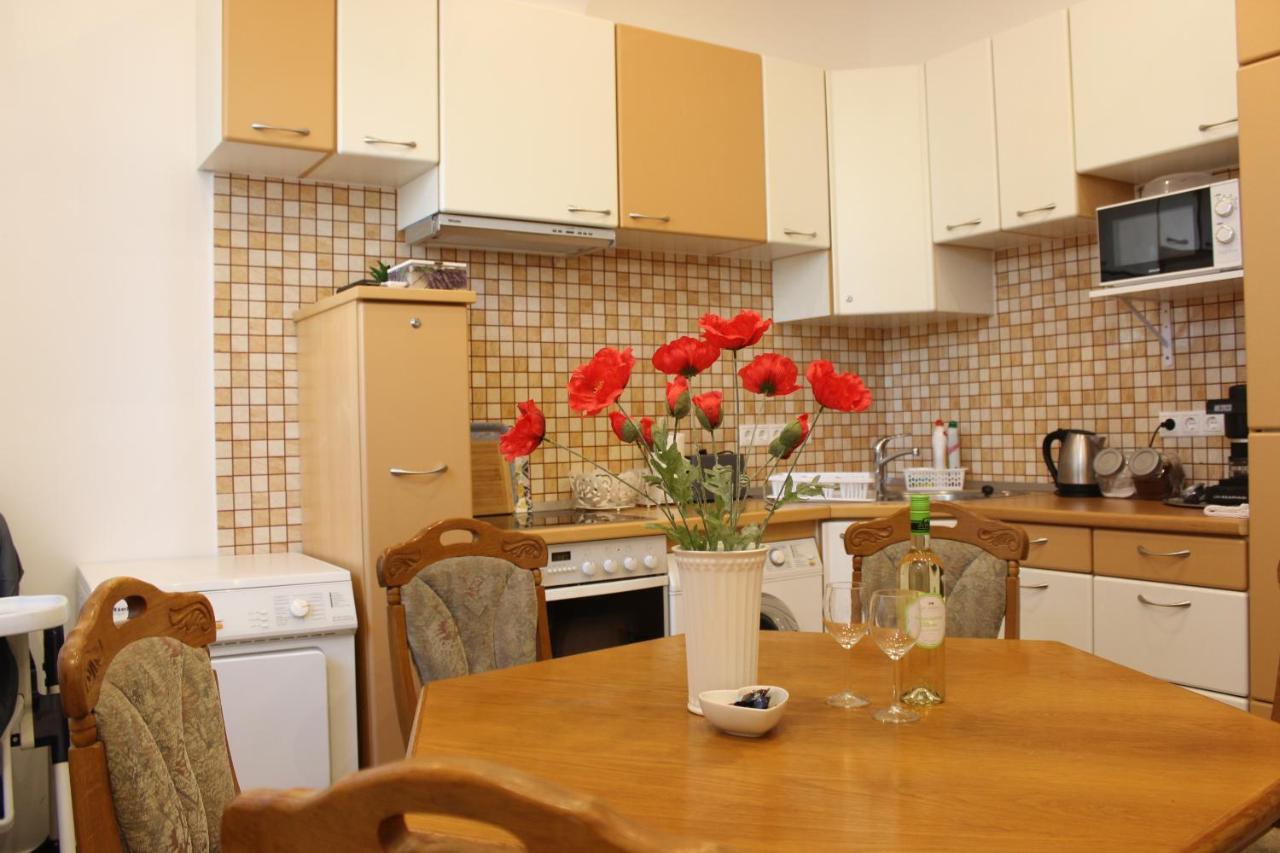 Vito Apartman Егер Екстериор снимка